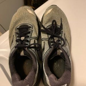 Brooks Adrenaline 2.0 men’s running shoes